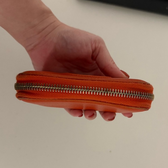 Gucci orange zipper wallet - Picture 6 of 8